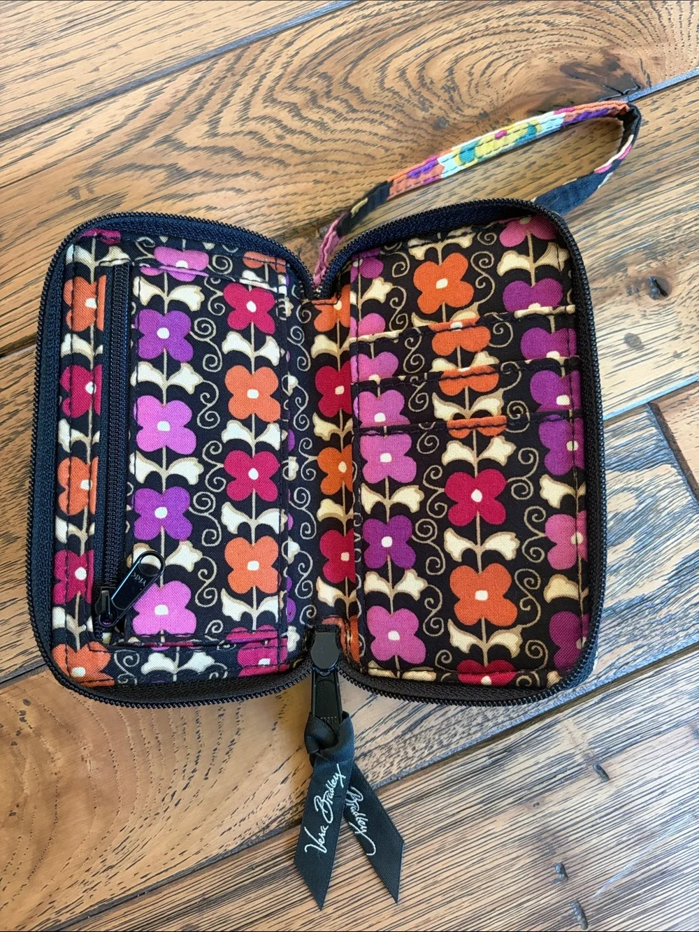 Vera Bradley Black Multi Floral Quilted Wristlet Card Case - Picture 4 of 6